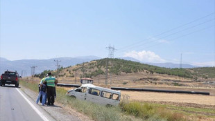 Gaziantep'te otomobil ile minibüs çarpıştı: 11 yaralı