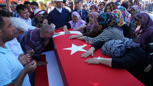 Hakkarideki terör saldırısında şehit olan Uzman Çavuş son yolculuğuna uğurlandı