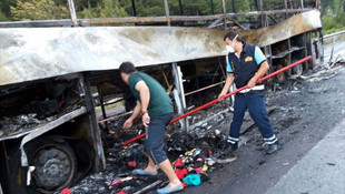 Hareket halindeki otobüs yandı