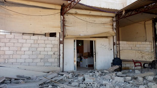 İdlib'te kan bankasına hava saldırısı