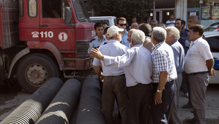 Iğdır'da mahalleli yolu trafiğe kapattı