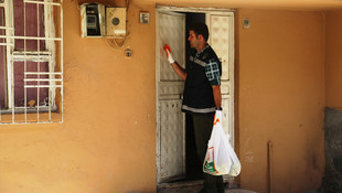 İhtiyaç sahiplerinin meyveleri belediyenin bahçesinden