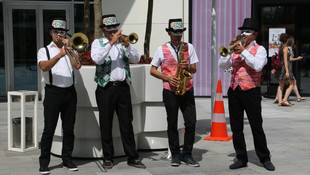 İSF'de son günler moda ve müzik gösterileri ile geçiyor