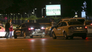İstanbul ve Ankara'da askeri kalkışma iddiası.... AA muhabirinin aldığı bilgiye göre küçük bir grup Genelkurmay Başkanlığında darbe girişiminde bulundu. Ayrıntılar geliyor