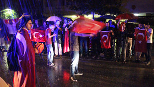 İstanbul ve Ankara'da FETÖ'den darbe girişimi