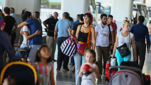 İzmir'de çarşı ve otogarda bayram hareketliliği