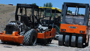 Karlıova'da PKK'lı teröristler 2 araç yaktı