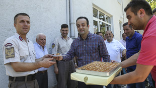 Kaymakam Karaaslan'dan askeri personele ziyaret