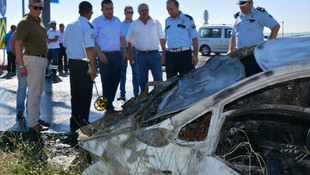 Kaza yapan otomobil yandı