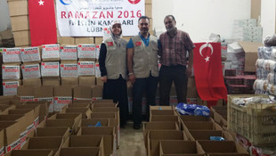 Lübnan'a sığınan Suriyelilere bayram yardımı