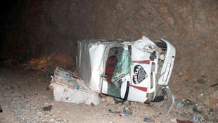 Malatyada mevsimlik işçileri taşıyan minibüs devrildi: 16 yaralı