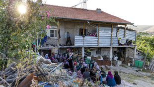DÜZELTME Hakkari'de terör saldırısı başlıklı haberimizin, başlık, spot ve giriş cümlesini değiştirerek yeniden yayımlıyoruz. 
Saygılarımızla. 
AA

Ordu'da askerlere silahlı saldırı