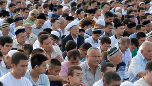 Özbekistan'da Ramazan Bayramı kutlanıyor