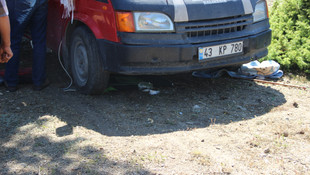 Park halindeki minibüsün el freni boşaldı: 1 ölü