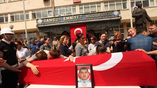 Polis memuru Boz için tören