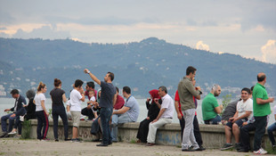 Polisten vatandaşlara çay ikramı