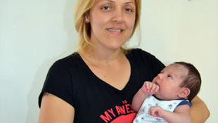 Rüzgar bebeğin ailesi çifte bayram yaşıyor