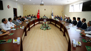 Sakarya Valisi Hüseyin Avni Coş: