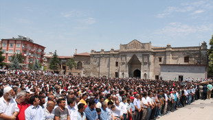 Şehitler son yolculuğuna uğurlanıyor