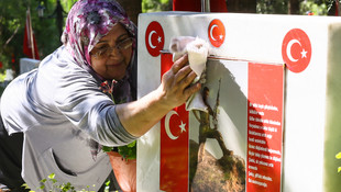 Şehitlere bayram ziyareti