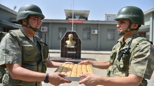 Sınır karakolunda bayram heyecanı
