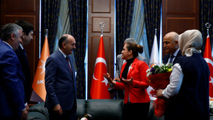 Siyasi partilerde bayramlaşma