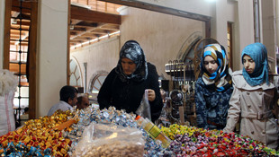 Tarihi Kapalı Çarşı'da bayram heyecanı