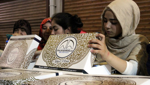 Tarihi Kapalı Çarşı'daki iftar sofrası kent halkını bir araya geldi