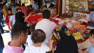 Terör mağduru Sur esnafının bayram hareketliliği