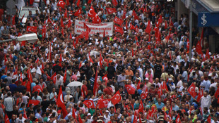 Trabzon'da demokrasi yürüyüşü yapıldı