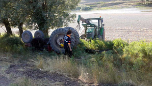 Traktörün altında kalan Suriyeli çocuk öldü