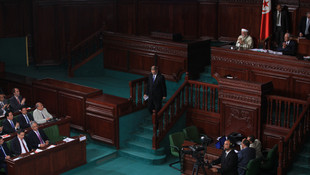 Tunus'ta Sıyd hükümeti güvenoyu alamadı