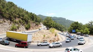 Turizm merkezlerindeki tatilciler dönüş yolunda