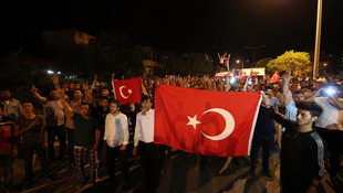 Türkiye darbe girişimine karşı ayakta