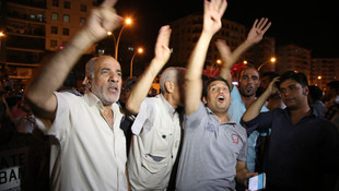 Türkiye darbe girişimine karşı ayakta