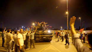 İstanbul ve Ankara'da FETÖ'den darbe girişimi