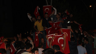 Türkiye darbe girişimine karşı ayakta