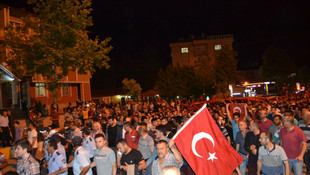 Türkiye darbe girişimine karşı ayakta