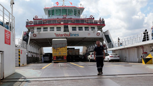 Vatandaşlar için feribotlarını seferber etti