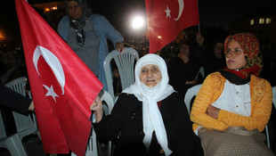 Veyis Dede ve Gürcü Nine demokrasi nöbetinde