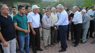 Yangın bölgesinde buruk bayramlaşma