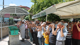 Yumurta pişirmek isterken alevler içinde kalan çocuk