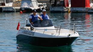 Zabıtalar denizde de iş başında