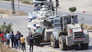 Hakkaride asker ve polis aracı çarpıştı: 1 polis şehit