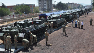 İstanbuldan gönderilen tank ve öbüsler Gaziantep İslahiyede