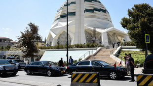 Cumhurbaşkanı Erdoğana ikiz makam aracıyla koruma