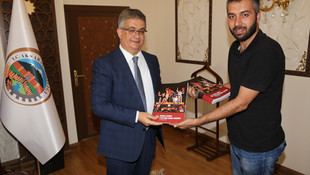 AA'nın Dakika Dakika FETÖ'nün Darbe Girişimi kitabı