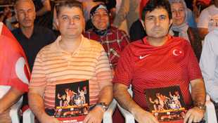 AA'nın Darbe Girişimi kitabı Afyonkarahisar’da dağıtıldı