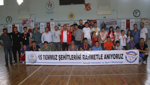 Ağrı'da, 15 Temmuz Şehitleri Anısına Halter Turnuvası düzenlendi