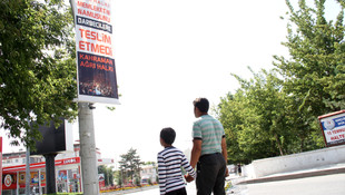 Ağrılıların darbecilere direnişi bilboardlara yansıdı